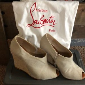 Shoes, lightly worn.